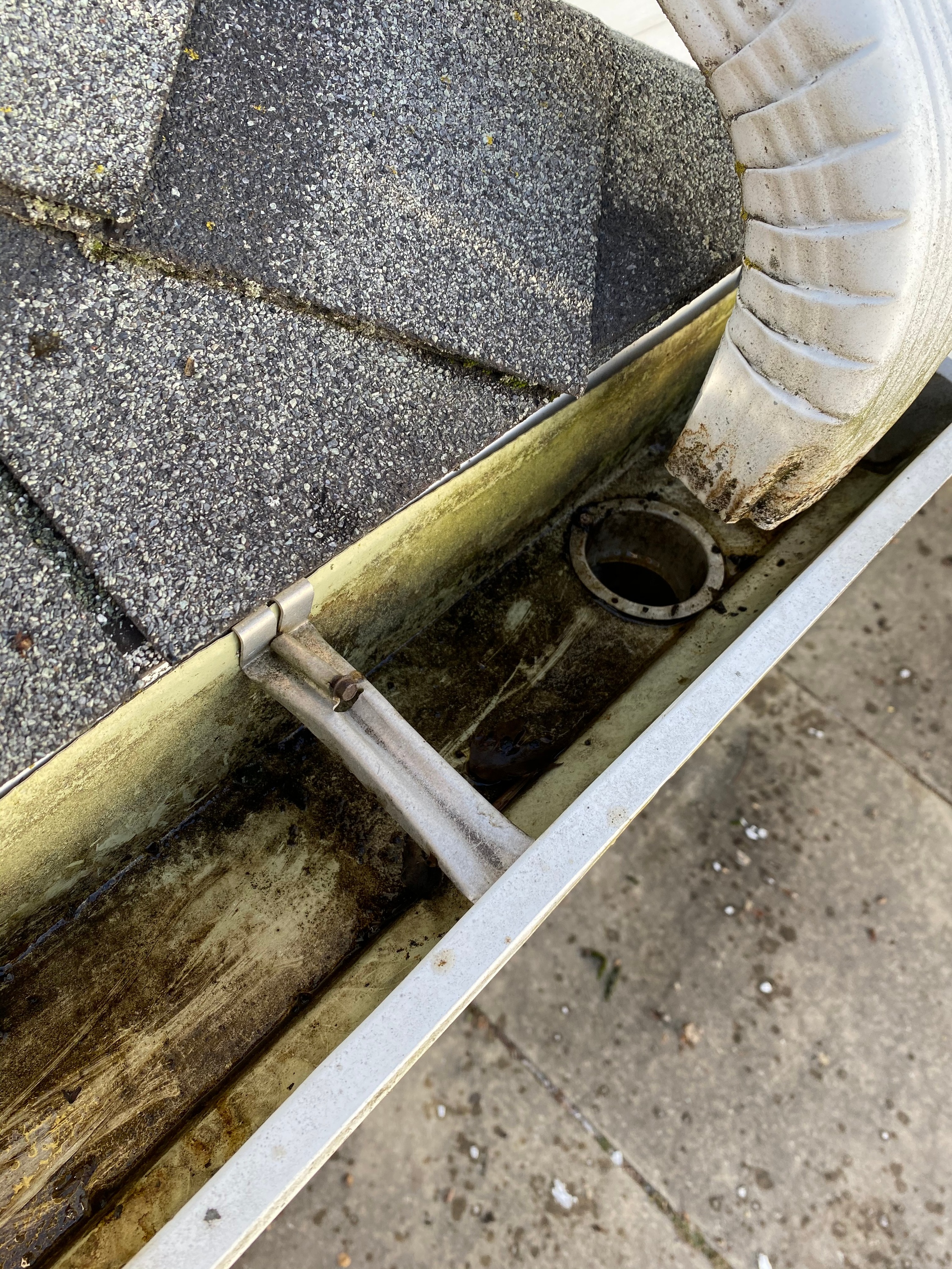 We Get Gutters Clean Manchester Image